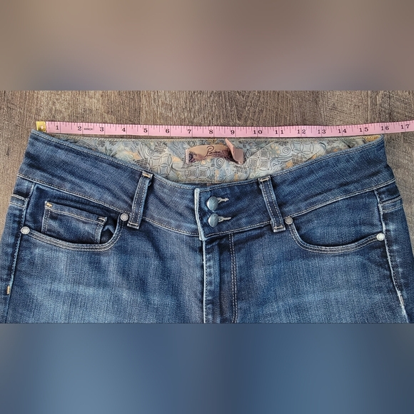 PAIGE Hidden Hills Low Rise Flare Leg Jeans Womens 30 Med-Dark Wash Light Distre - Picture 9 of 14